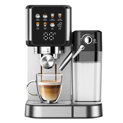 Zilveren espresso koffie-machine met handmatige melk schuim voor latte cappuccino ingebouwd in de molen