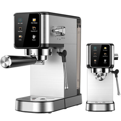 Zilveren espresso koffie-machine met handmatige melk schuim voor latte cappuccino ingebouwd in de molen